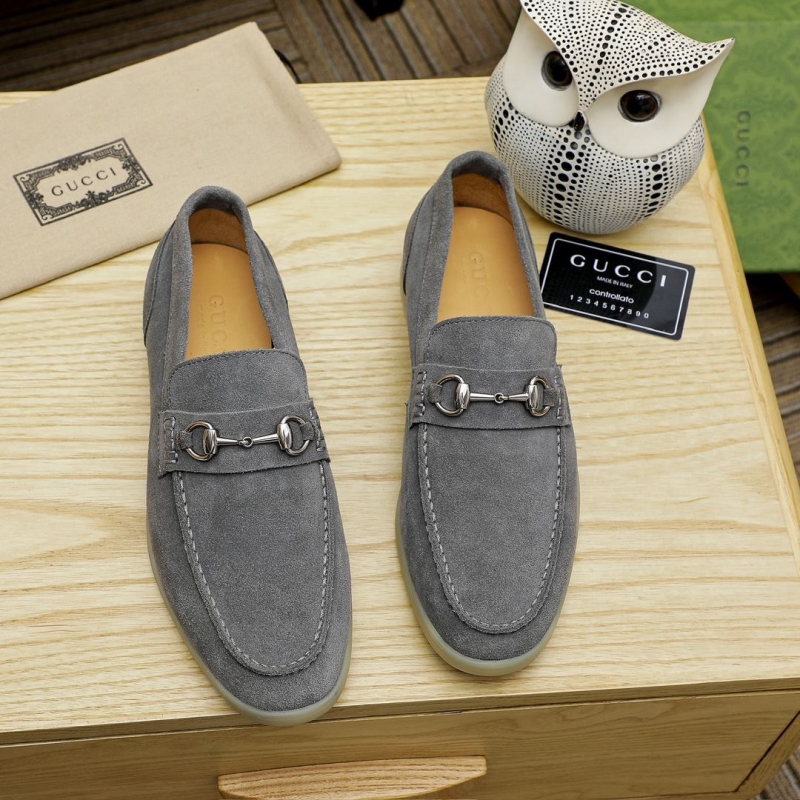 G*u*i leather shoes